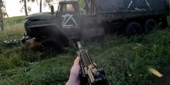 Záběry masakru: Čečenci rozstříleli ruský vojenský vůz. Ukrajinci sdíleli brutální video