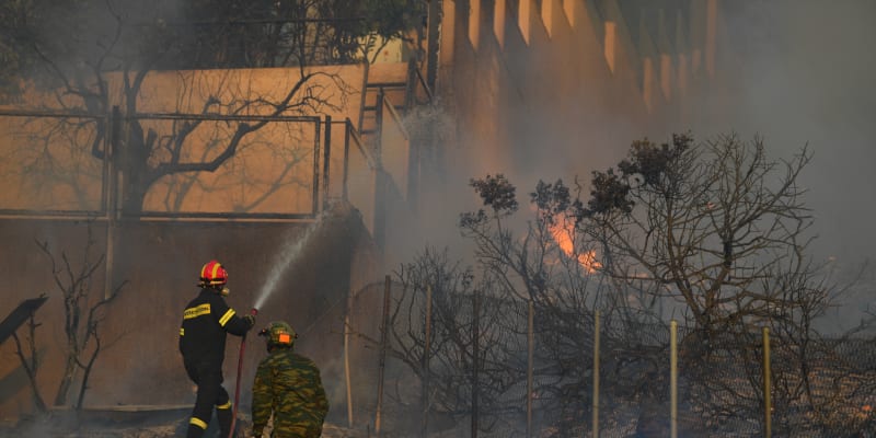 Řecko sužují rozsáhlé požáry.