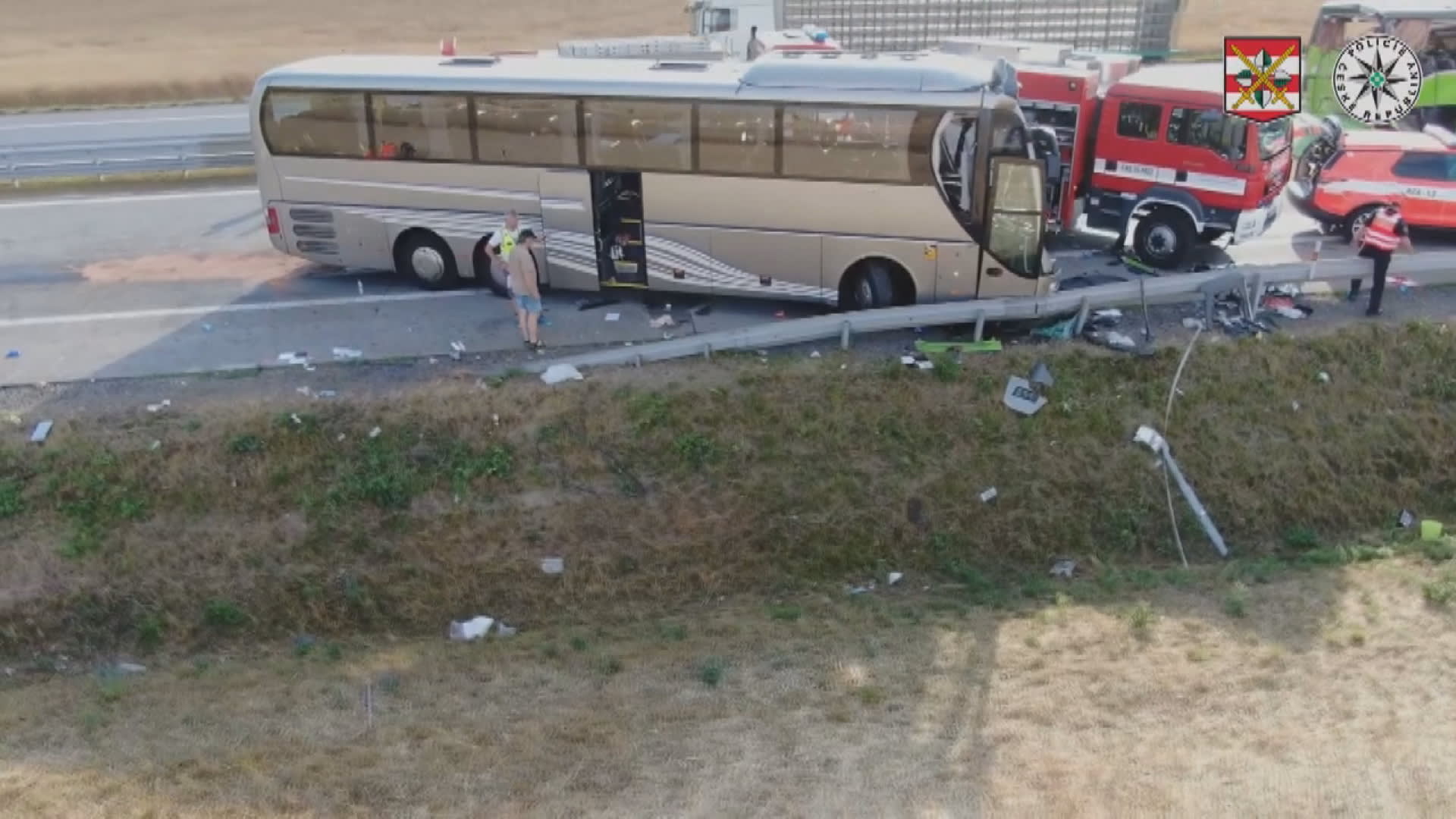 Nehoda autobusů na dálnici D2.