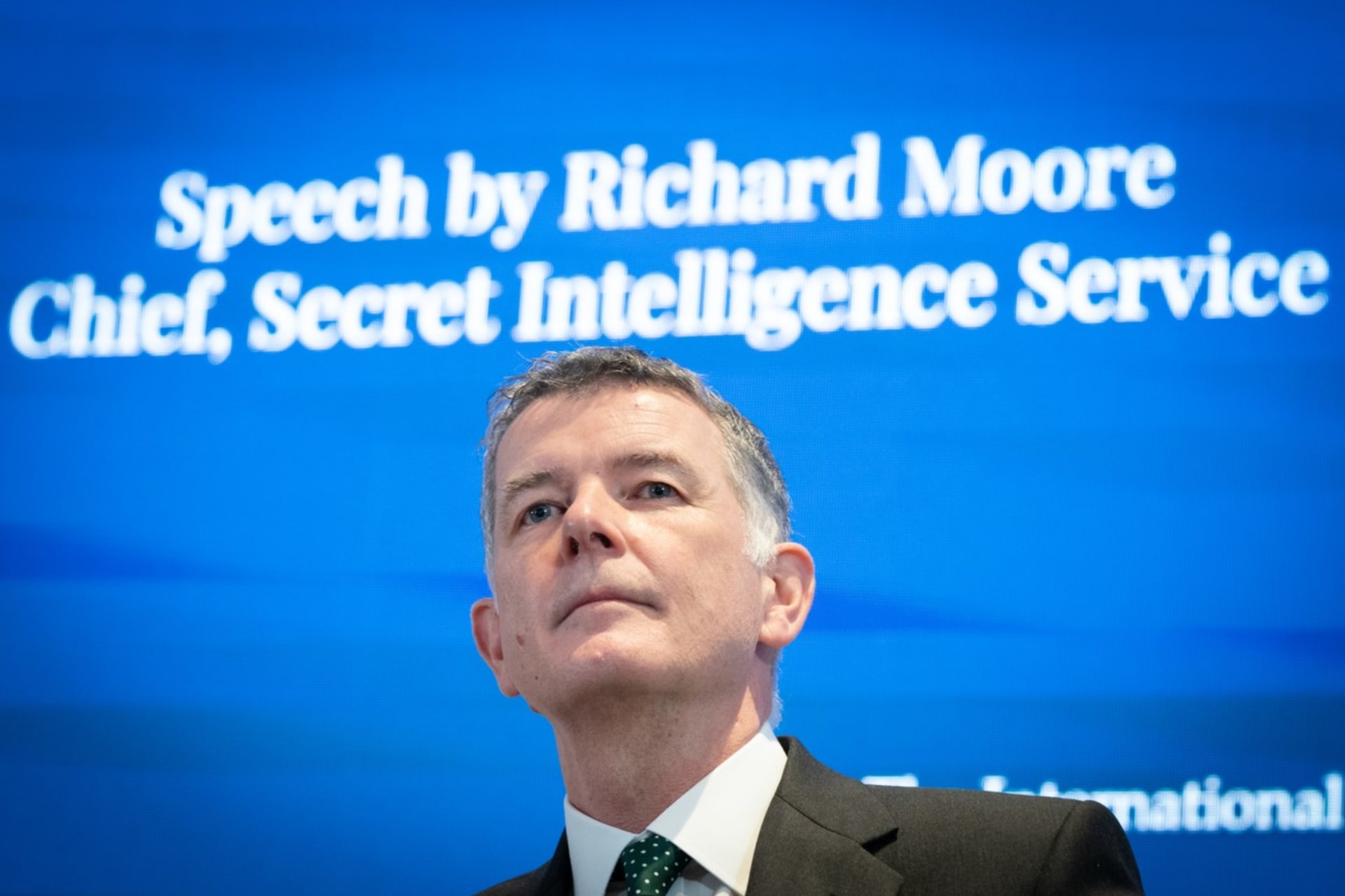 Šéf britské tajné služby MI6 Sir Richard Moore