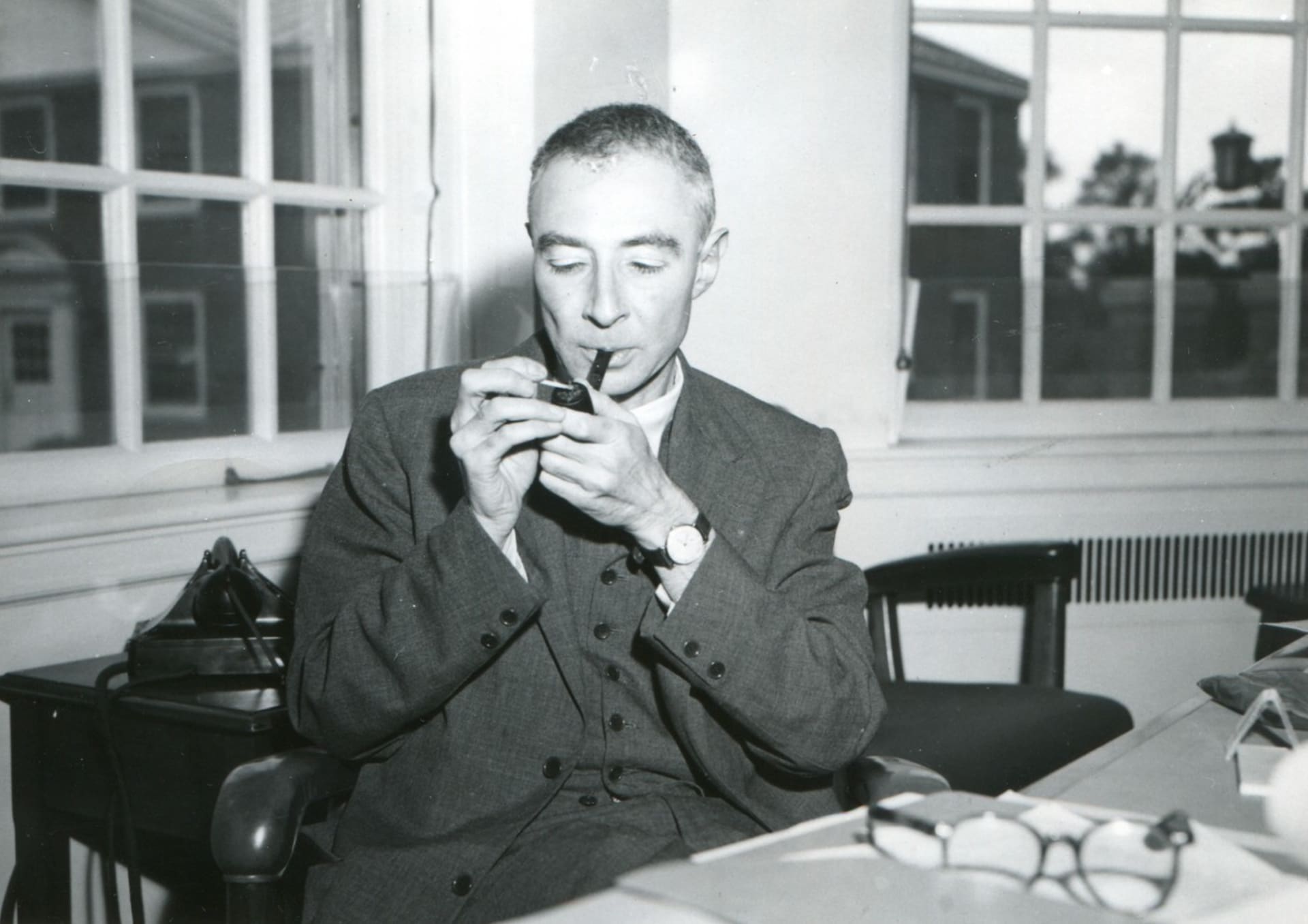 J. Robert Oppenheimer byl geniální vědec.
