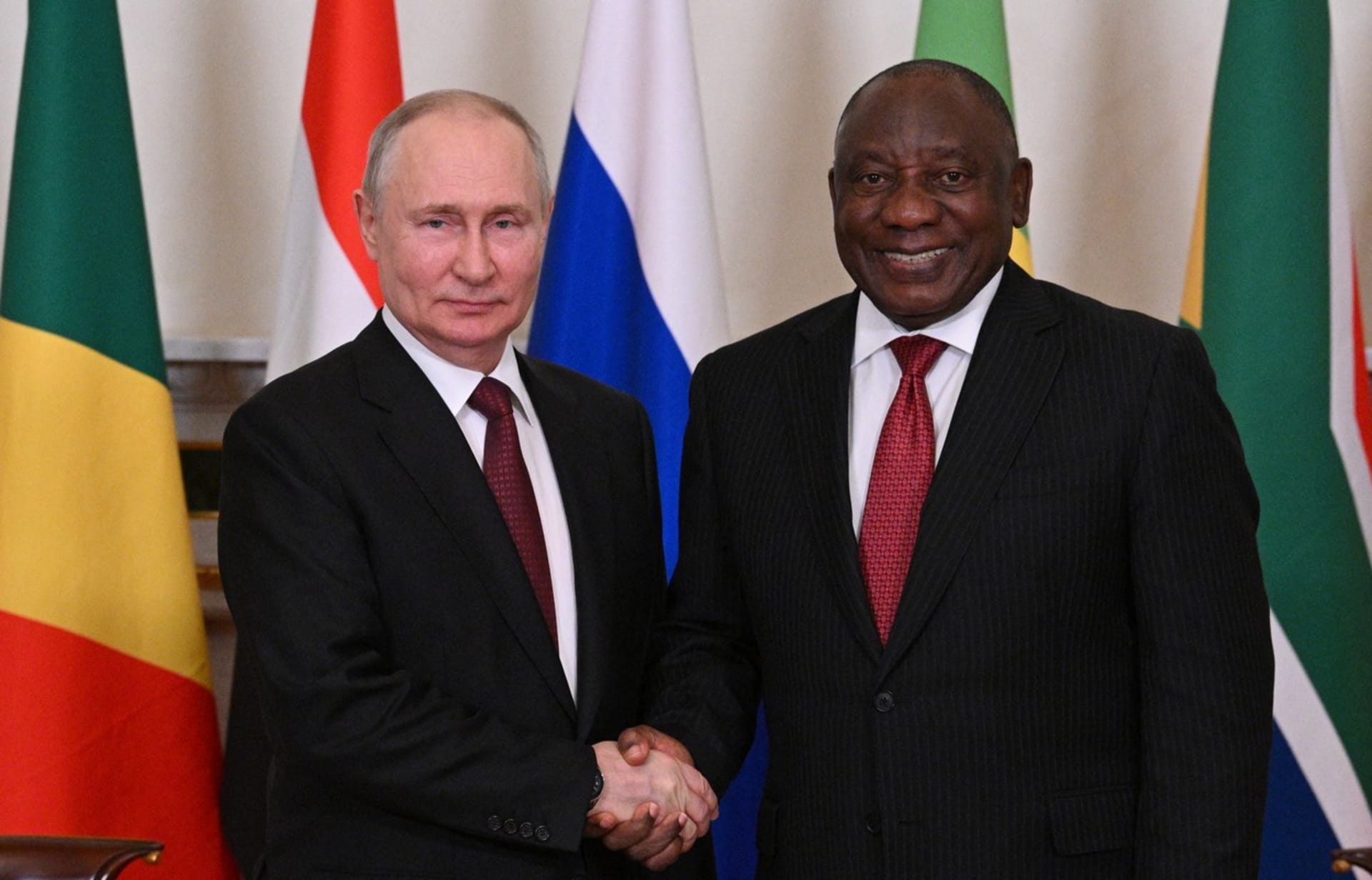 Ruský prezident Vladimir Putin a jihoafrický prezident Cyril Ramaphosa