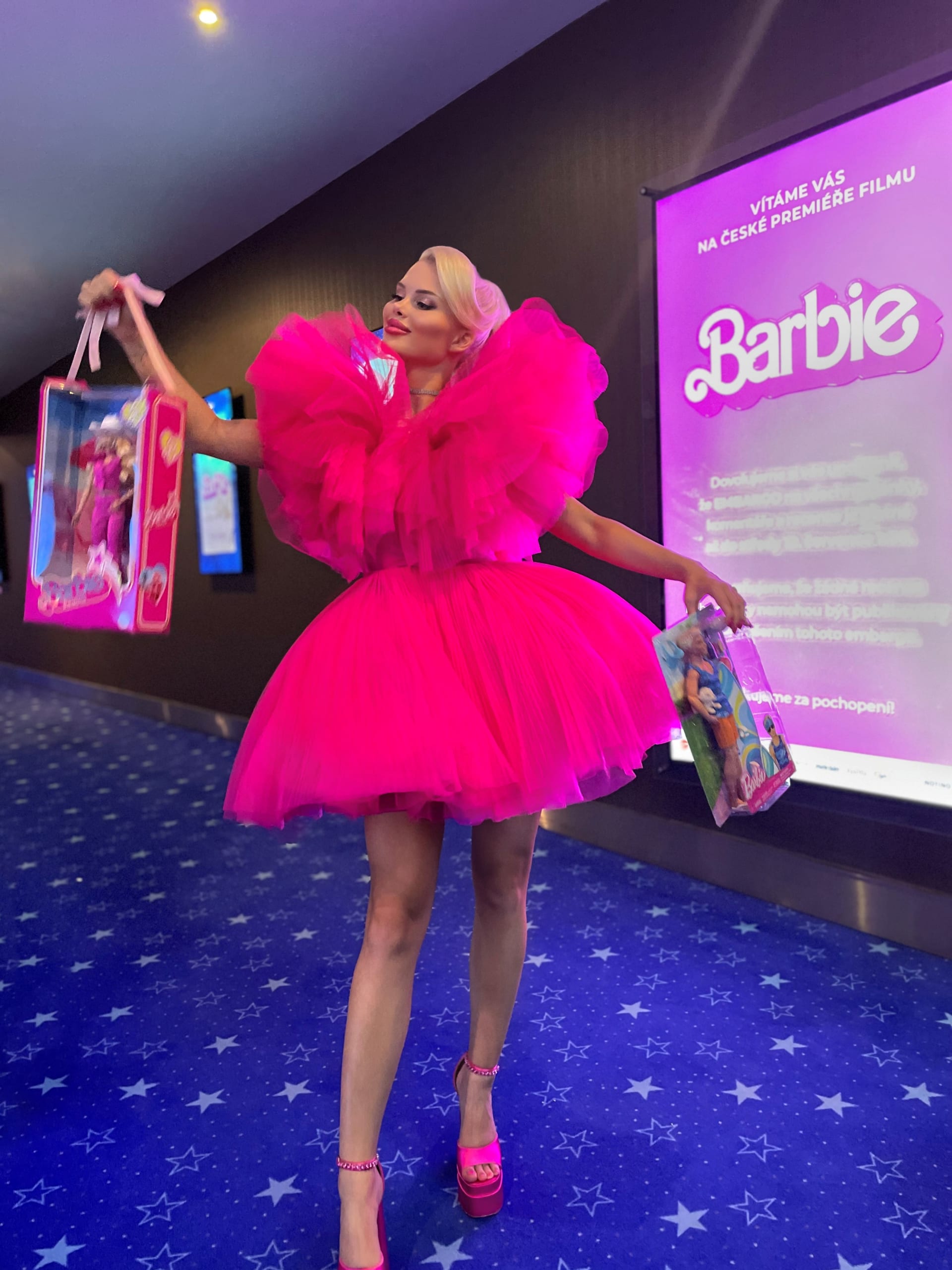 Gabriel Jiráčková na české předpremiéře filmu Barbie