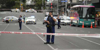 Tři lidé zemřeli při střelbě v Aucklandu. Masakr narušil mistrovství světa v ženském fotbale