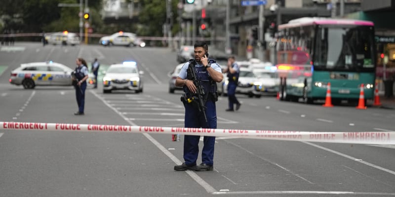 Při střelbě v Aucklandu zemřeli tři lidé včetně útočníka.