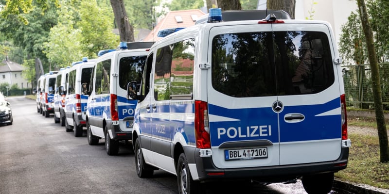 Policie na jihu Berlína a v jeho okolí pátrá po kočkovité šelmě na útěku.