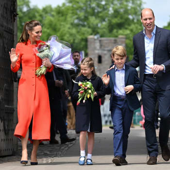 Princ George s rodiči a sestrou