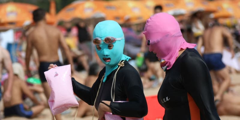 Facekini jsou populární hlavně v Číně.