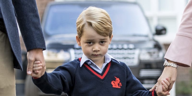 Princ George slaví desáté narozeniny.