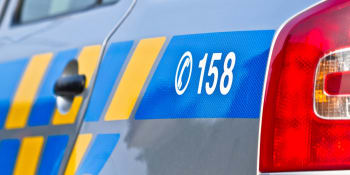 Hromadná nehoda pěti vozů na Zlínsku. Tři lidé utrpěli zranění, policie odklání dopravu