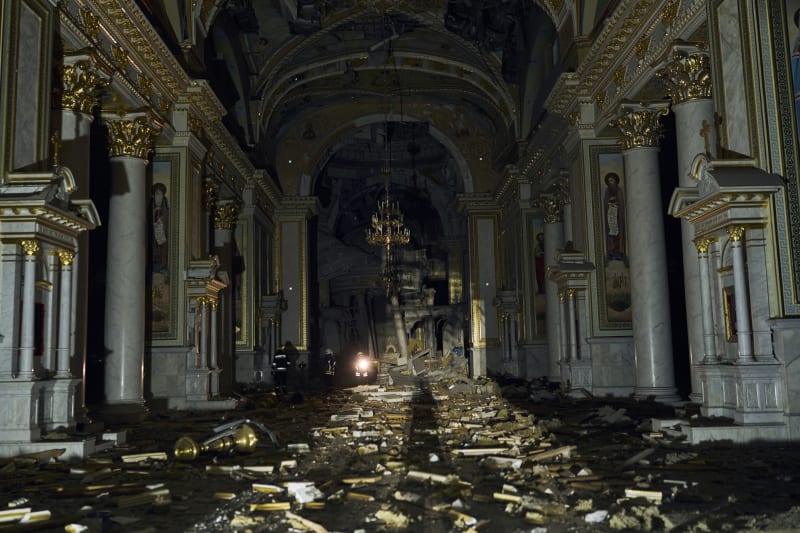 Rusové poničili katedrálu v Oděse.