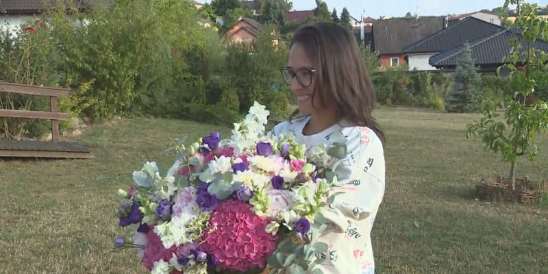 Herečka Eva Burešová oslavila kulaté 30. narozeniny nejprve na zahradě svého domu.