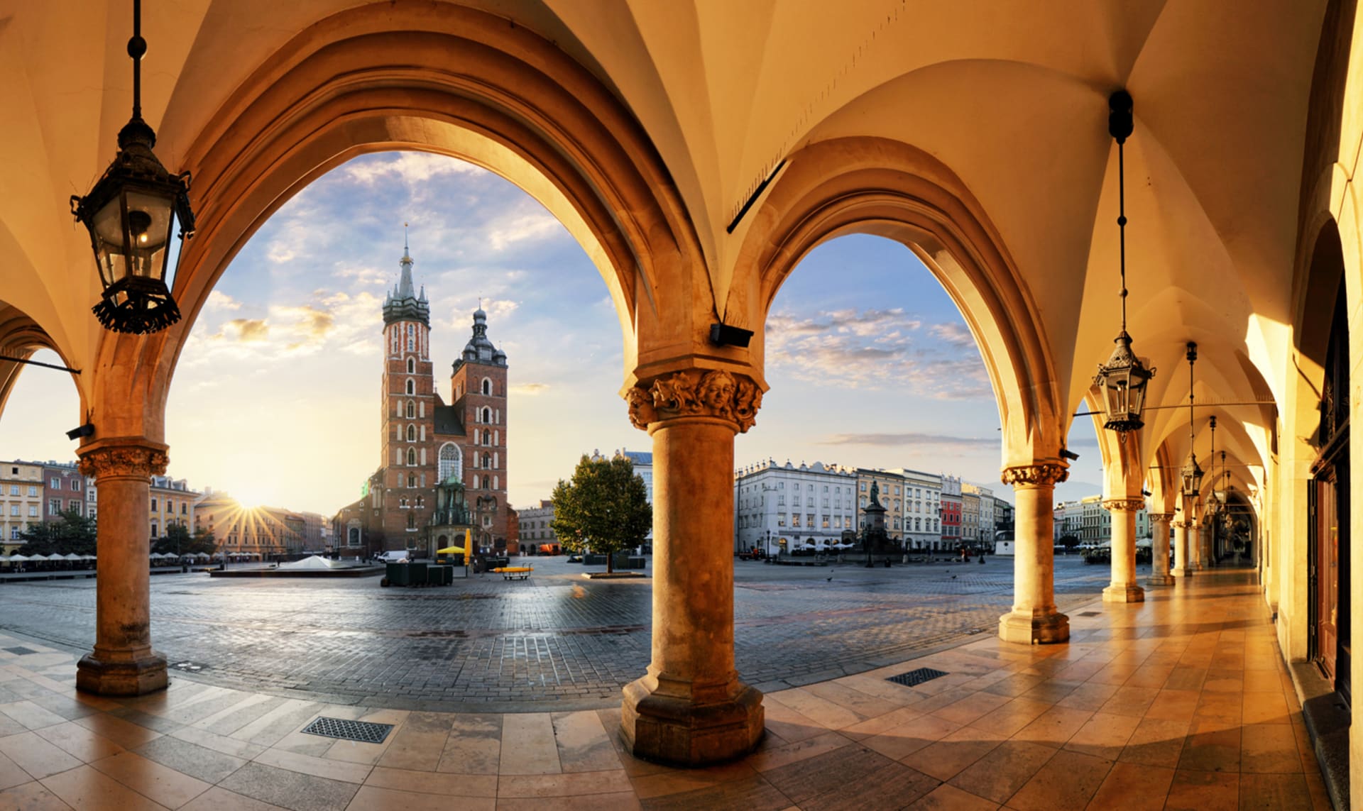 Krakov (Kraków) je centrem Malopolska a zároveň druhým největším městem v Polsku.