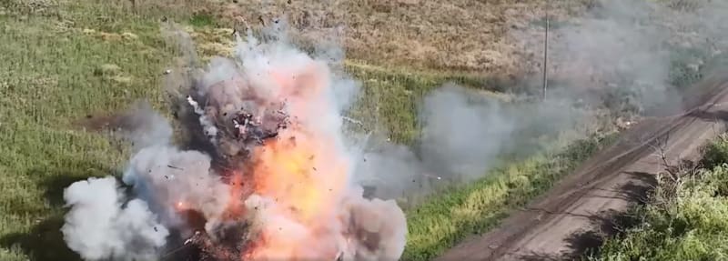 Ukrajinci zničili ruské obrněné vozidlo BTR.