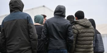 Tisíce deportovaných migrantů se i přes zákaz vrátily do Německa. Je to katastrofa, píší média