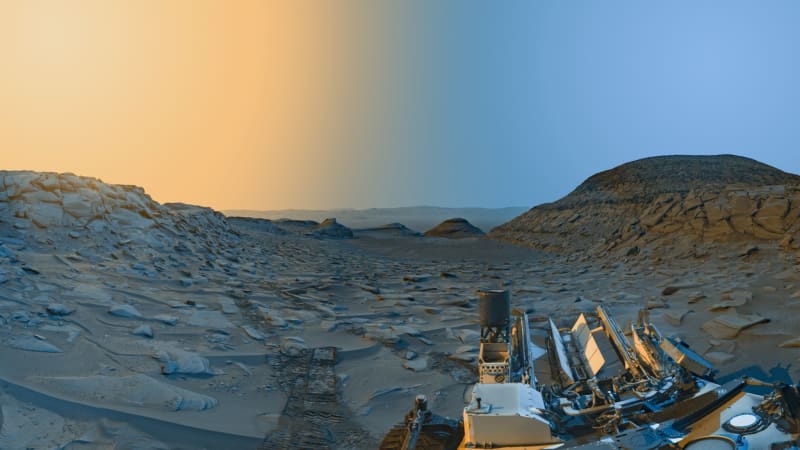 Curiosity zachytil i krásný rozbřesk na Marsu