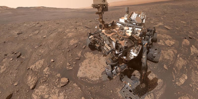 Rover Curiosity na povrchu Marsu