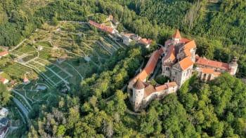 Tip na výlet: Objevte vzkříšenou krásu vrchnostenské zahrady na hradě Pernštejn 