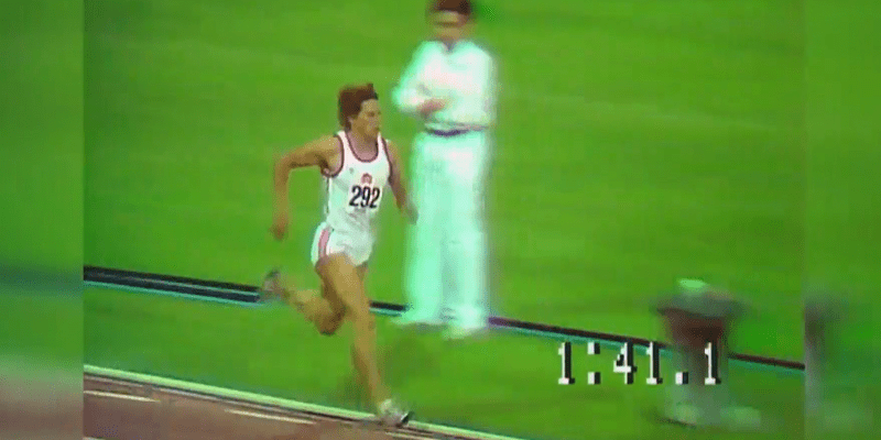 Jarmila Kratochvílová před čtyřiceti lety zaběhla světový rekord v běhu na 800 metrů.