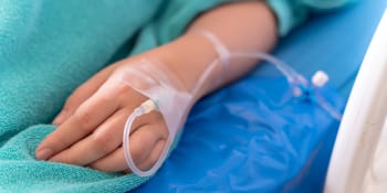Dítě ve Vranově dostalo infuzi v čekárně: Horší než zvířata, zlobí se lidé. Nemocnice se brání