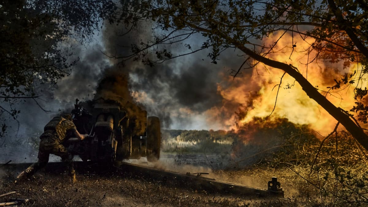Ukrajinské dělostřelectvo v akci proti Rusům.