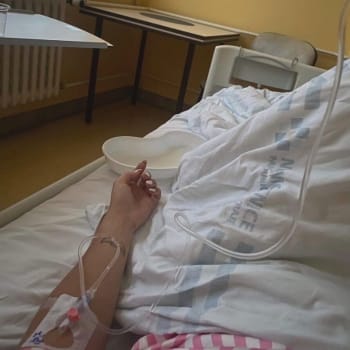 Osmnáctiletá Míša po napadení skončila v nemocnici a trpí také posttraumatickým syndromem