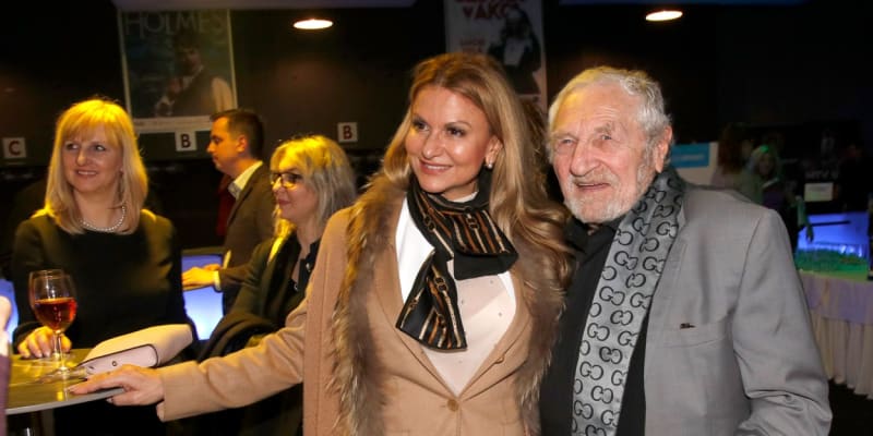 Yvetta Blanarovičová s hereckým bardem Antonínem Hardtem