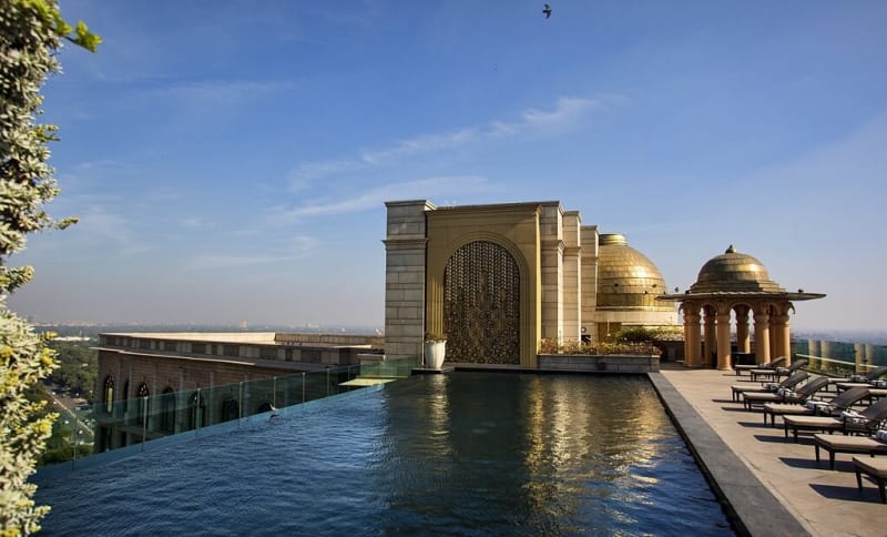 The Leela Palace, New Delhi je luxusní hotel, který se nachází v centru Dillí.