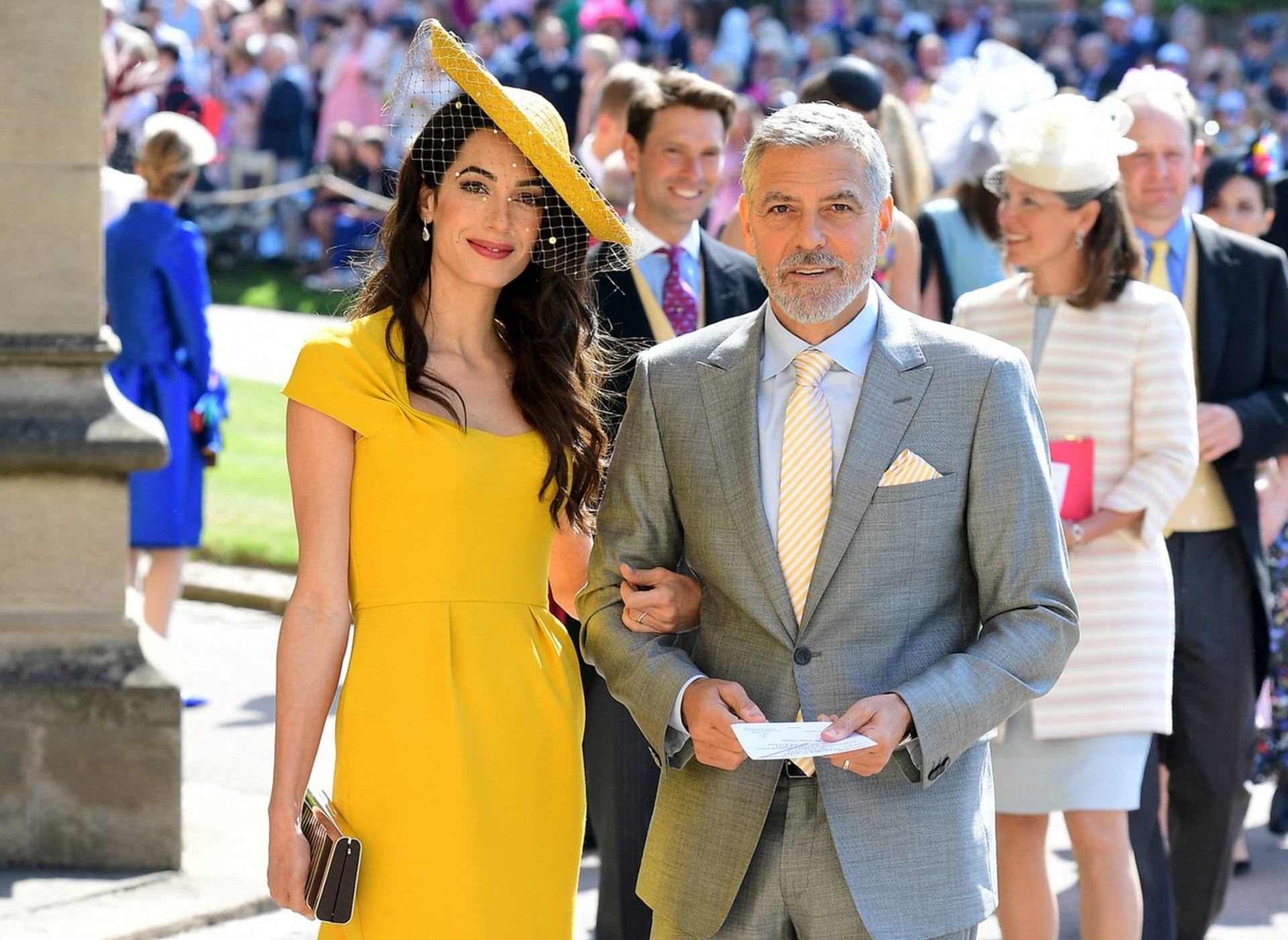 George Clooney s manželkou Amal v roce 2018 na svatbě Harryho s Meghan nechyběli.