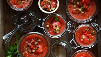 Osvěžující gazpacho se zeleninou a vodním melounem