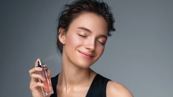 Parfémy pro ženy: Výběr vůní, které podtrhnou vaši jedinečnou osobnost