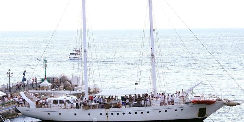 Na výletní lodi zrovna probíhala svatební hostina (3. 8. 2023).