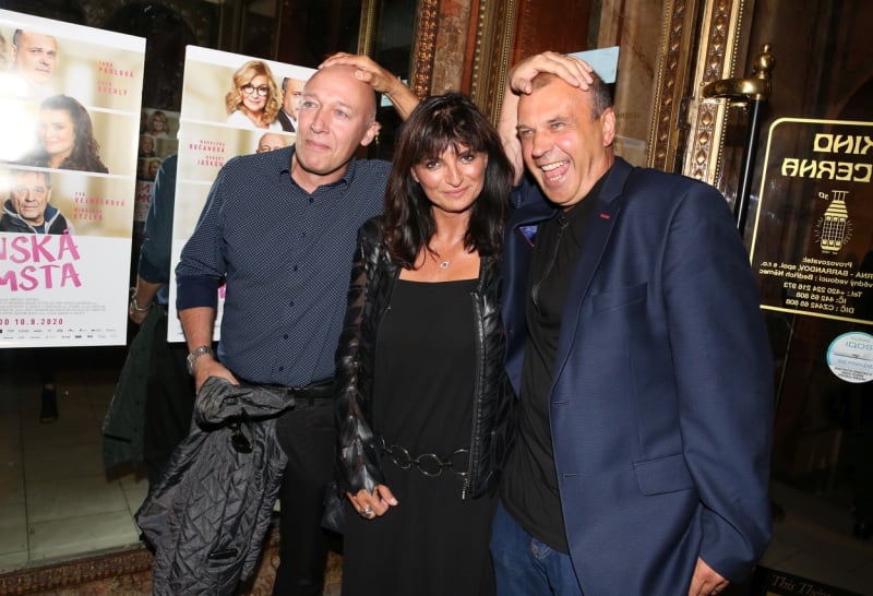 Petr Rychlý s manželkou Janou a kolegou Robertem Jaškowem, s kterým si zahrál ve filmu Ženská pomsta. 