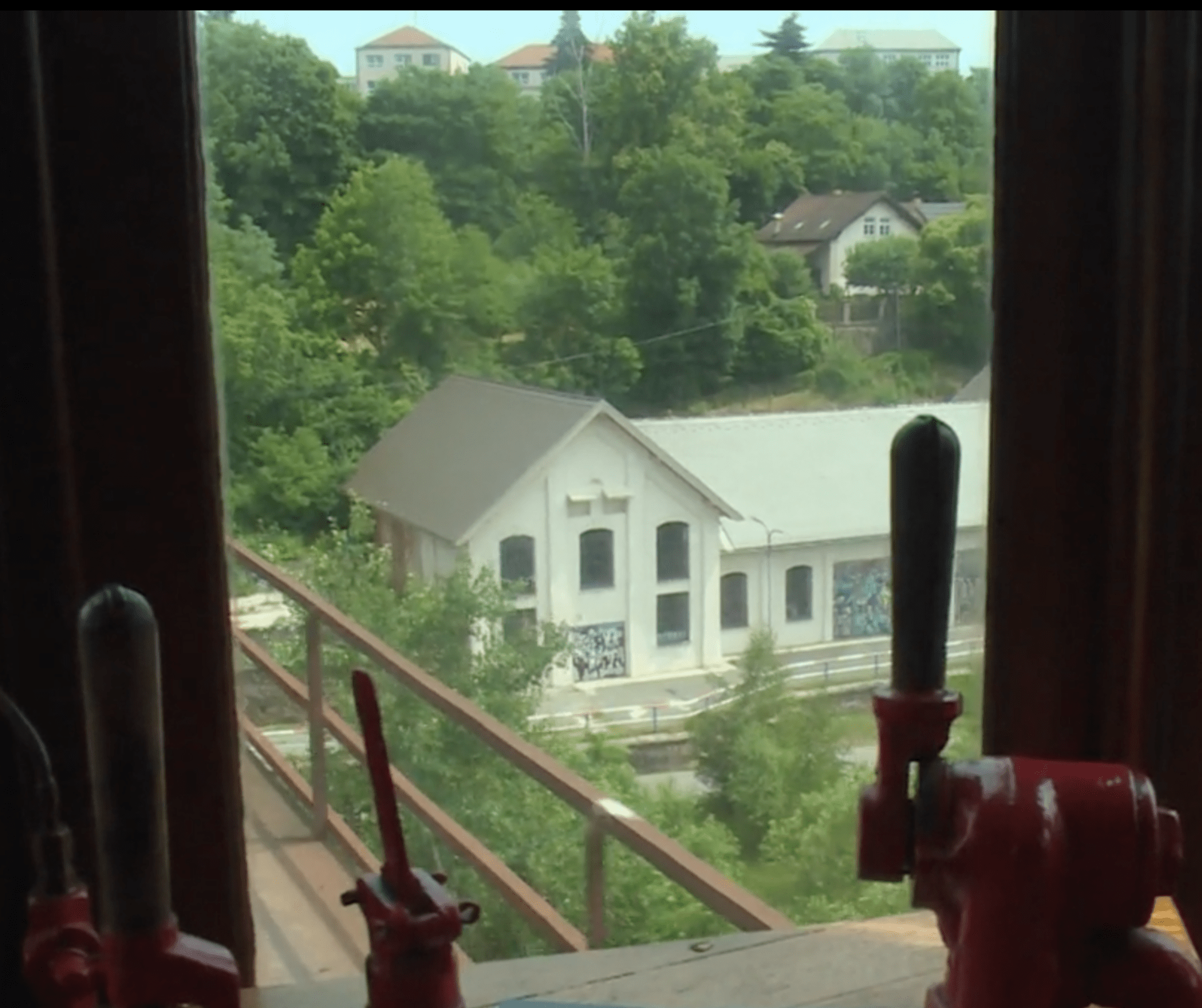 Výhled z kabiny lokomotivy