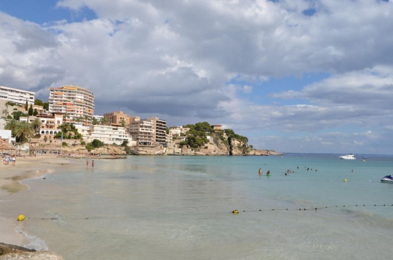 Pláž Cala Mayor ve městě Palma na Mallorce