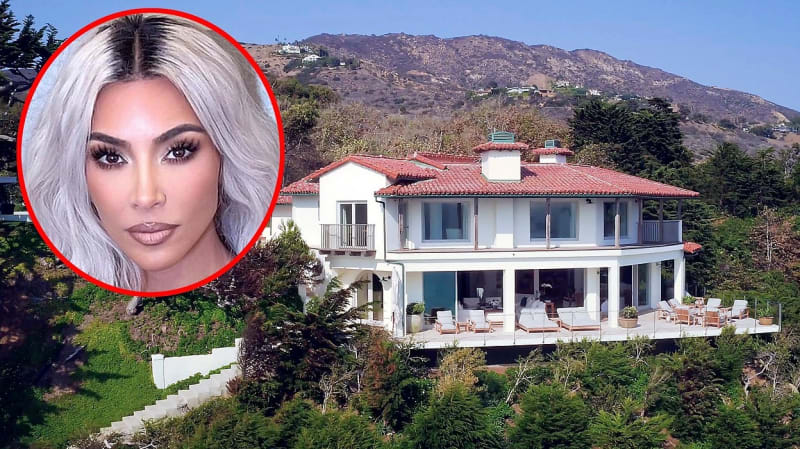 Kim Kardashian (42), známá americká podnikatelka, modelka, televizní celebrita a jedna z nejsledovanějších influencerek, loni koupila luxusní vilu ve středomořském stylu loni v září za 70,45 milionů dolarů, což je v přepočtu více než jeden a půl miliardy korun.