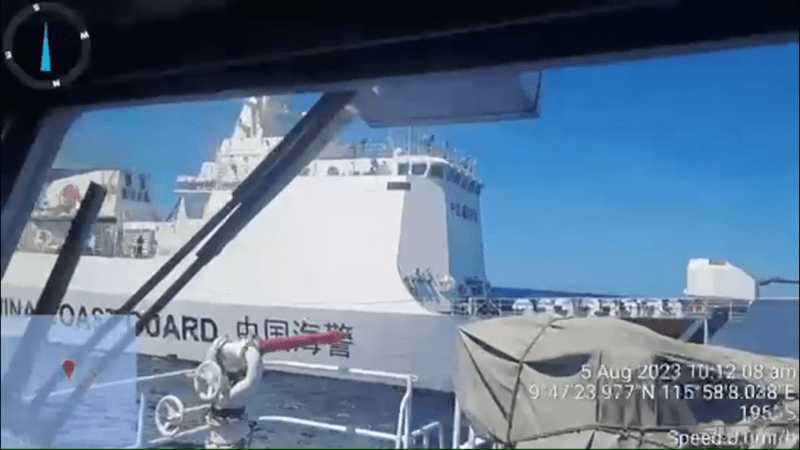 Čínská loď pobřežní stráže provokovala v Jihočínském moři Filipínce.