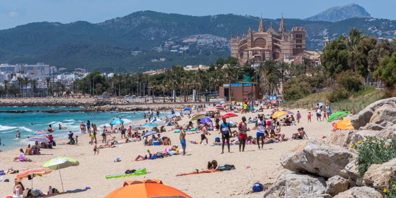Místními i turisty oblíbená pláž Can Pere Antoni na Mallorce