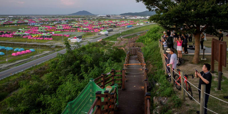 Jižní Korea se připravuje evakuovat desítky tisíc skautů z dějiště světového jamboree.