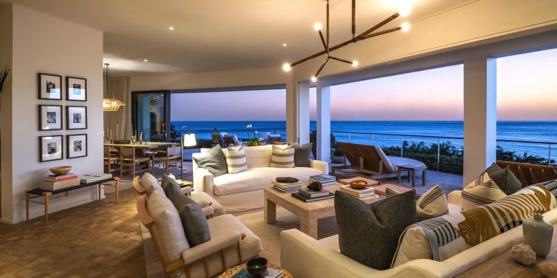Luxusní sídlo Kim Kardashian v Malibu: Bydlení je teplý, útulný prostor k posezení 