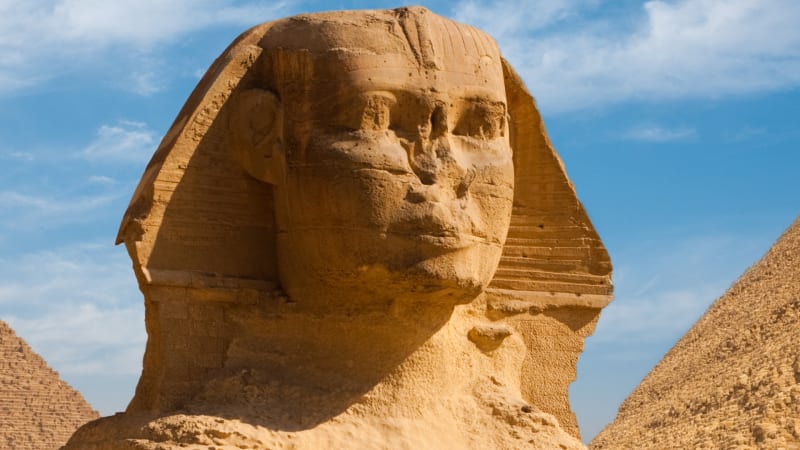 Proč má tolik staroegyptských soch rozbitý nos? Nejde o náhodu, ale krutý záměr