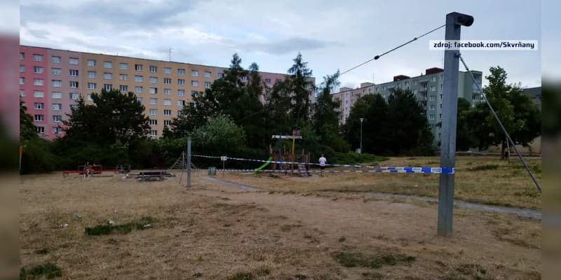 S šestiletou dívenkou se na dětském hřišti v Plzni utrhla lanovka.