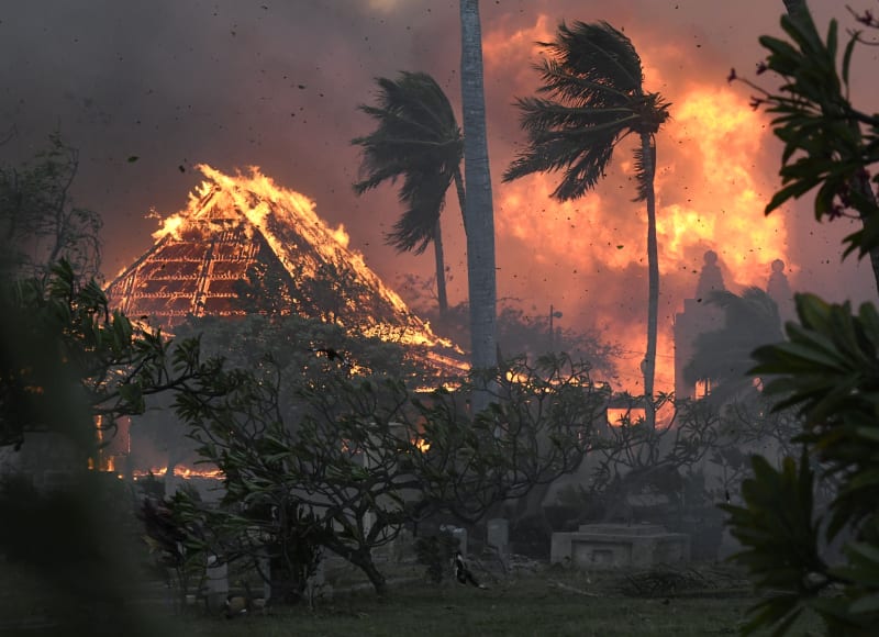 Požáry na souostroví Havaj přinesly mimořádně ničivé následky.