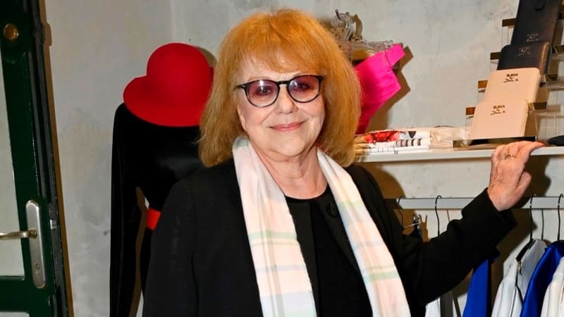 Herečka a malířka Iva Hüttnerová slaví 75. narozeniny.