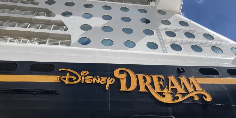 Bok lodi Disney Dream