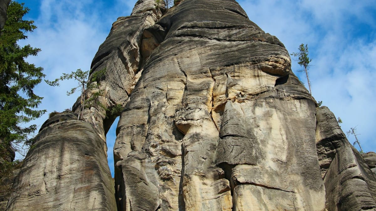 V Adršpašských skalách spadl horolezec. (Ilustrační foto)