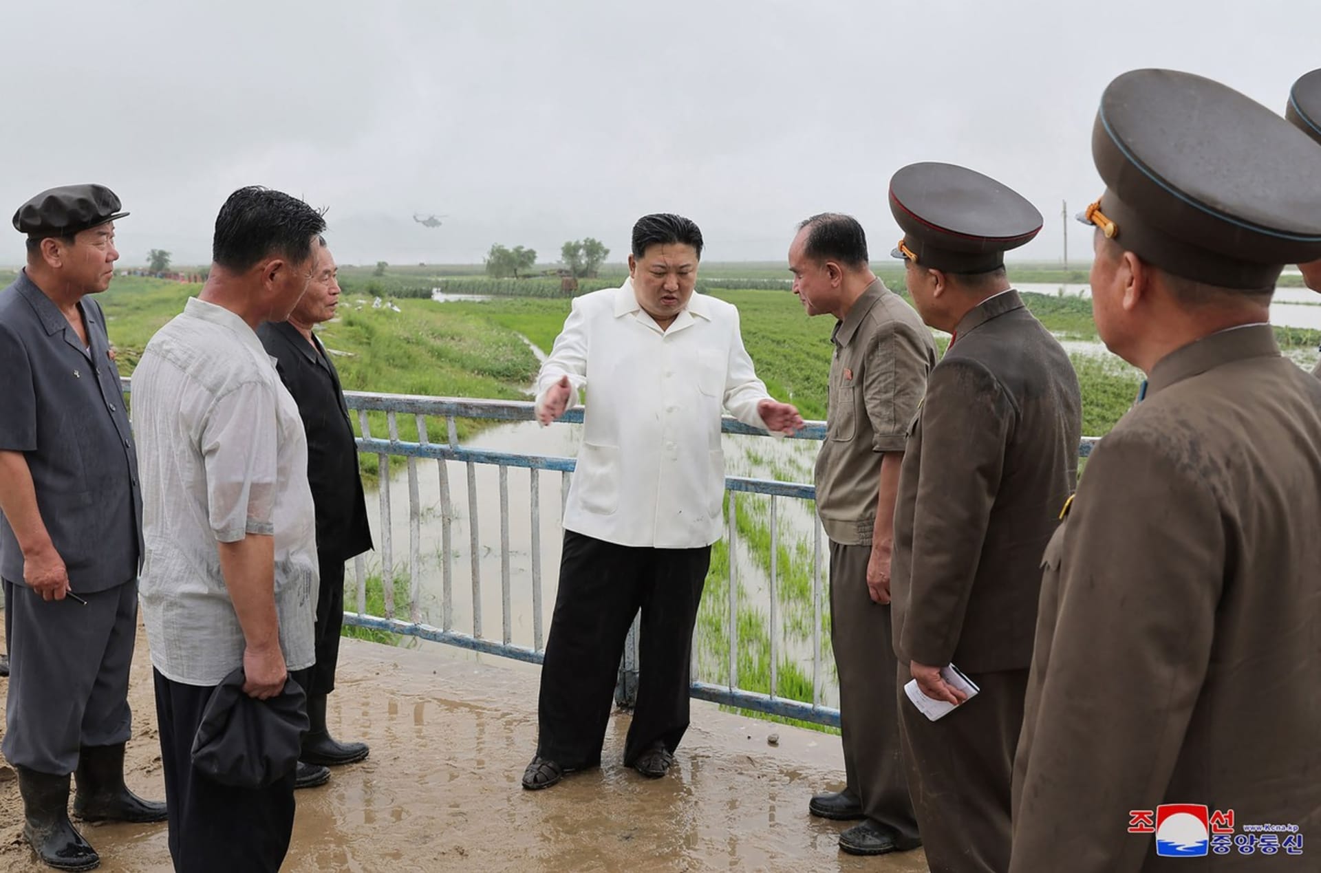 Kim navštívil oblasti postižené tajfunem Khanun