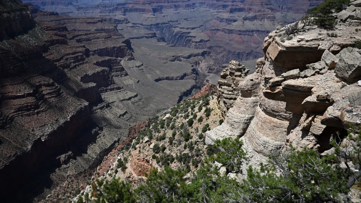Chlapec se zřítil do Grand Canyonu poté, co uhýbal fotícím se turistům.