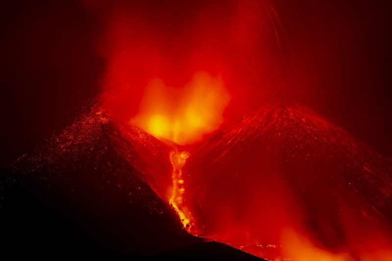 Erupce sopky Etna na jihu Itálie