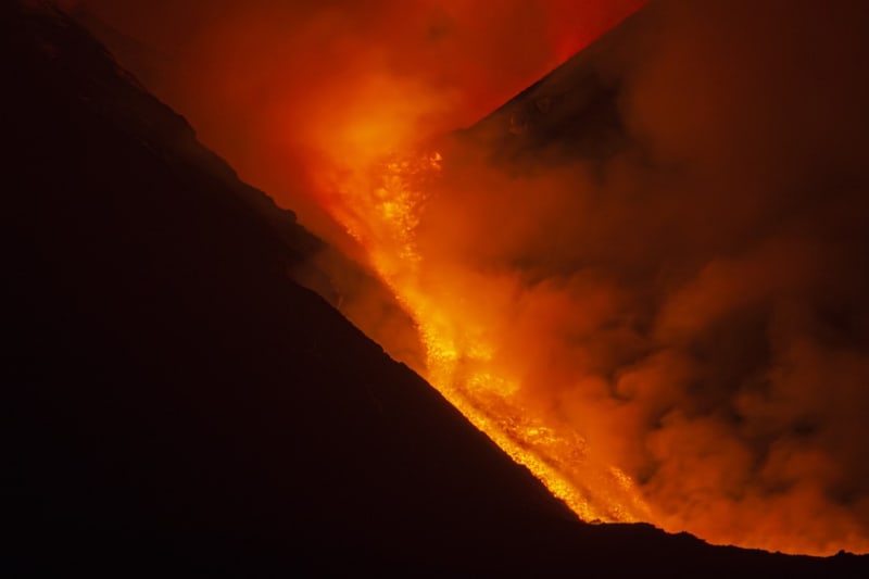 Erupce Etny nastala v noci na pondělí.